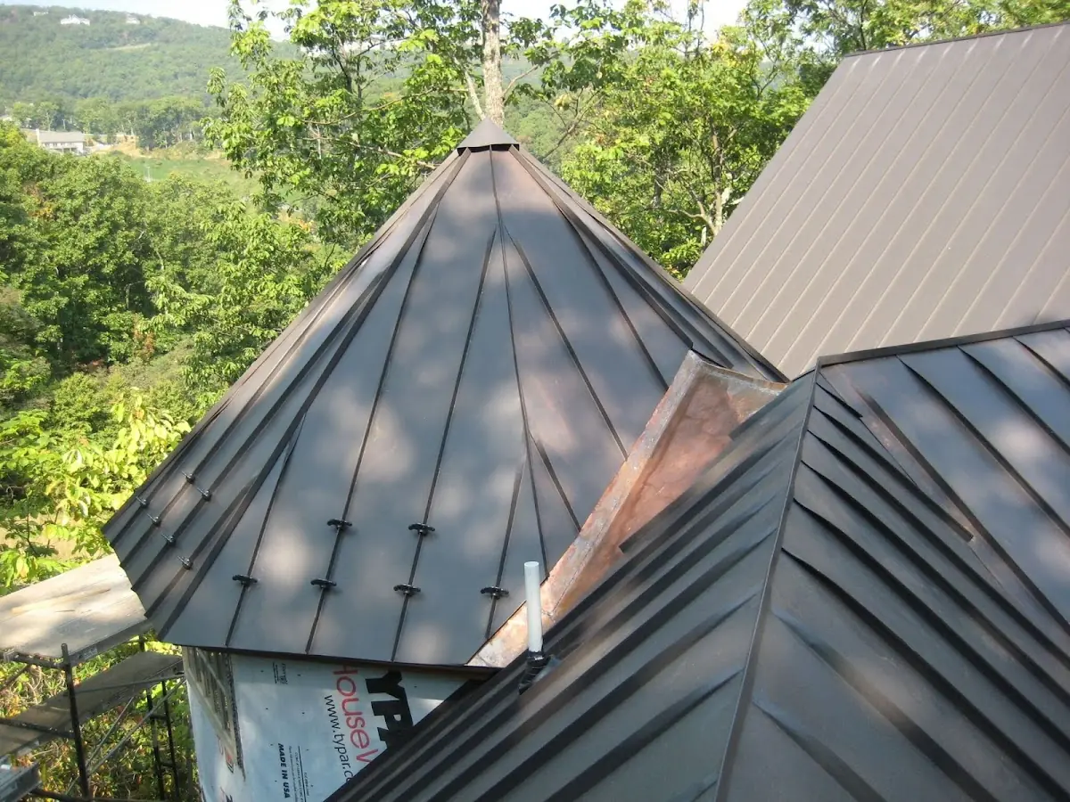 Professional Gutter Cleaning by Craftsman Roofing in Halcon